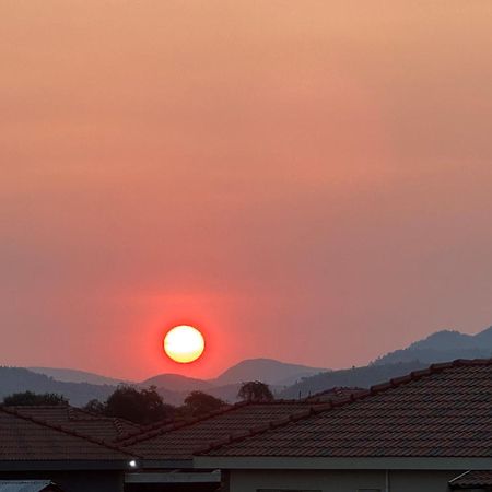Rhino House With 3 Bedrooms Next To Pilanesberg And Sun City Mogwase Kültér fotó