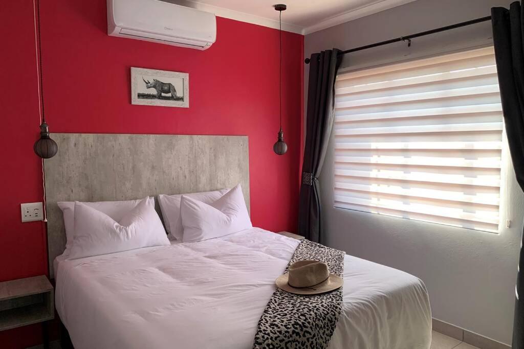 Rhino House With 3 Bedrooms Next To Pilanesberg And Sun City Mogwase Kültér fotó
