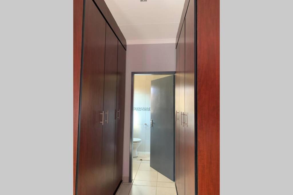 Rhino House With 3 Bedrooms Next To Pilanesberg And Sun City Mogwase Kültér fotó