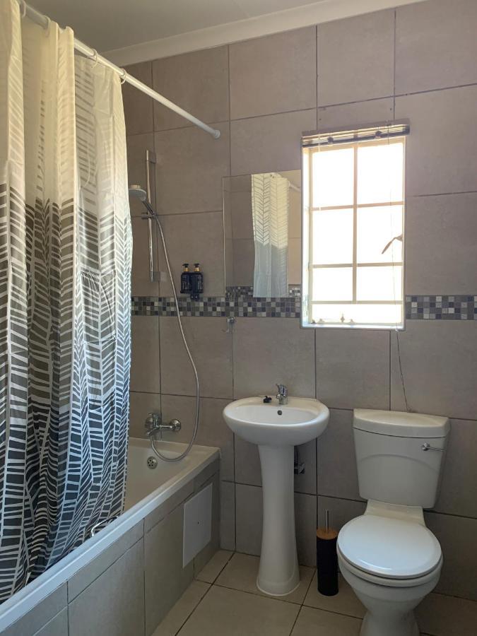 Rhino House With 3 Bedrooms Next To Pilanesberg And Sun City Mogwase Kültér fotó