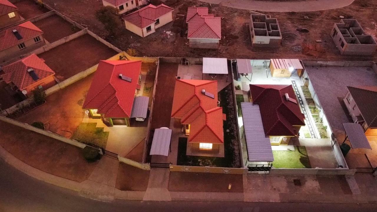 Rhino House With 3 Bedrooms Next To Pilanesberg And Sun City Mogwase Kültér fotó
